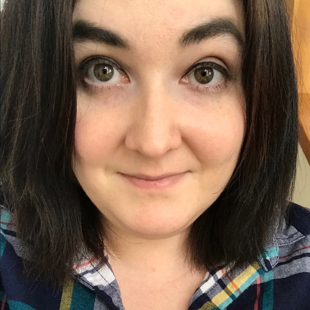 Meet your Posher, Adrianna